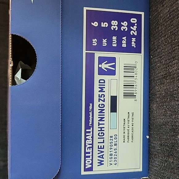 Men's Mizuno Volleyball Wave Lightning Z5 Mid #430265 - Picture 2 of 6